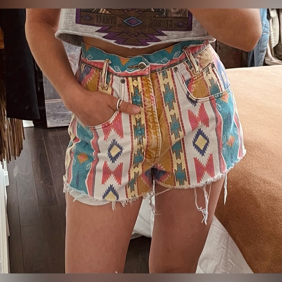 SOLD Vintage Western Shorts - Picture 2 of 6